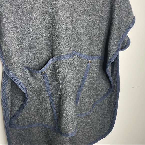 Anthropologie Moth Jolas Hooded Cape Poncho Gray 100% Wool Size S/M - Picture 9 of 13